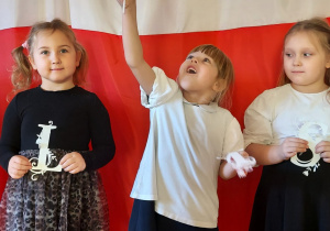 dziewczynka z flagą